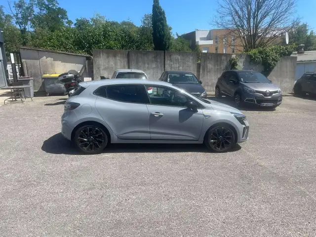 Renault Clio view 8