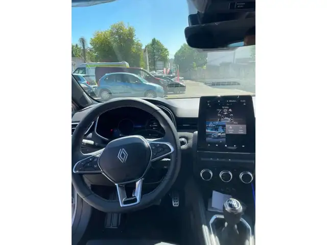Renault Clio view 11