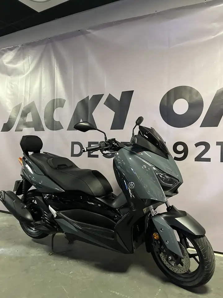 Yamaha X-Max 125