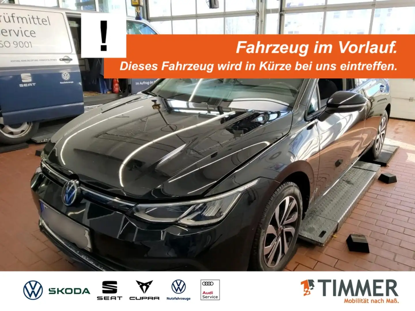 Volkswagen Golf VIII 1.5 TSI ACTIVE +PANO +LED +ACC +APP-CONN +LM Schwarz - 1