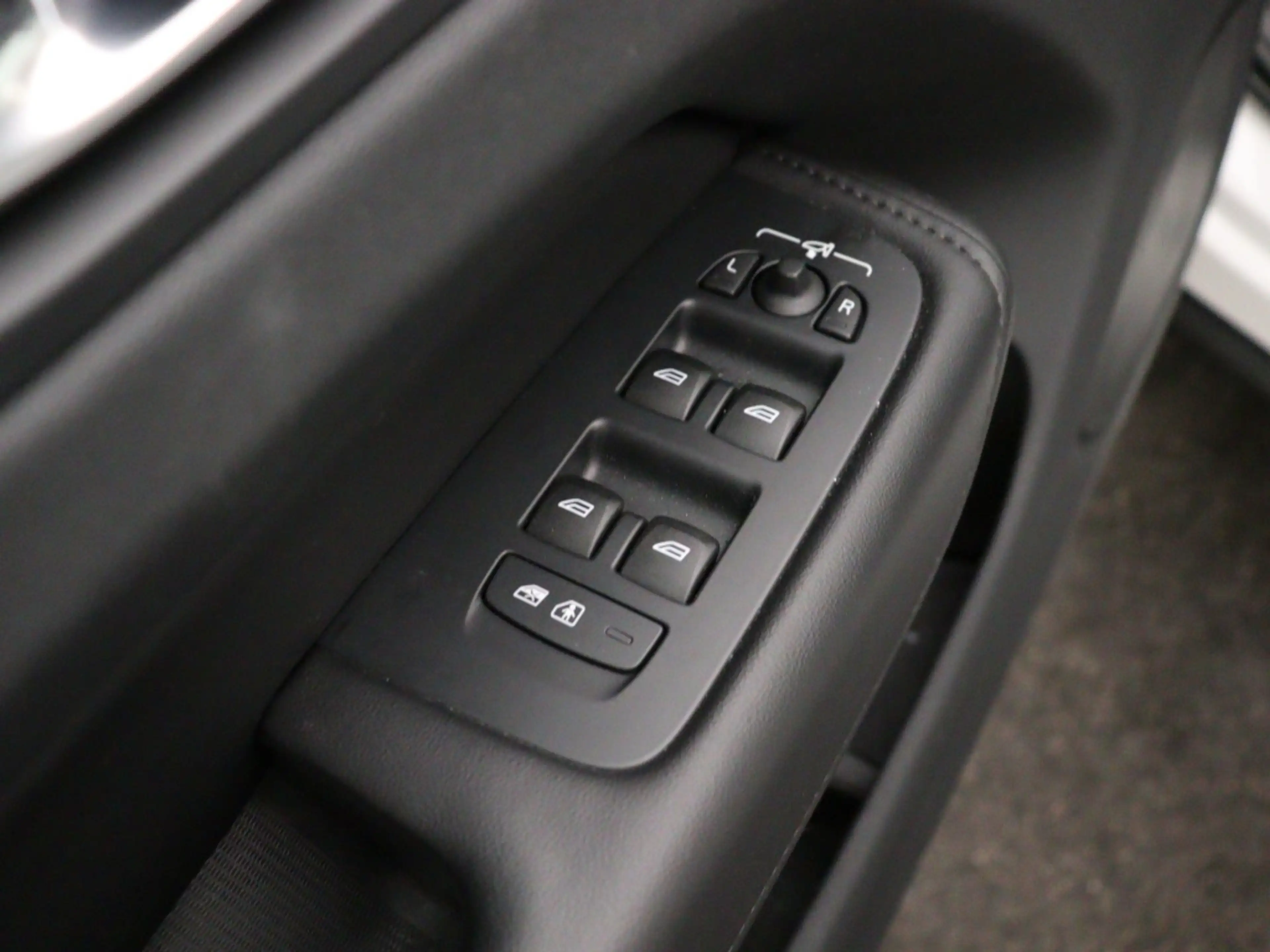 Volvo XC60 T6 PLUG-IN HYBRID LONG RANGE KEYLESS SCHUIFDAK ACC — photo 11