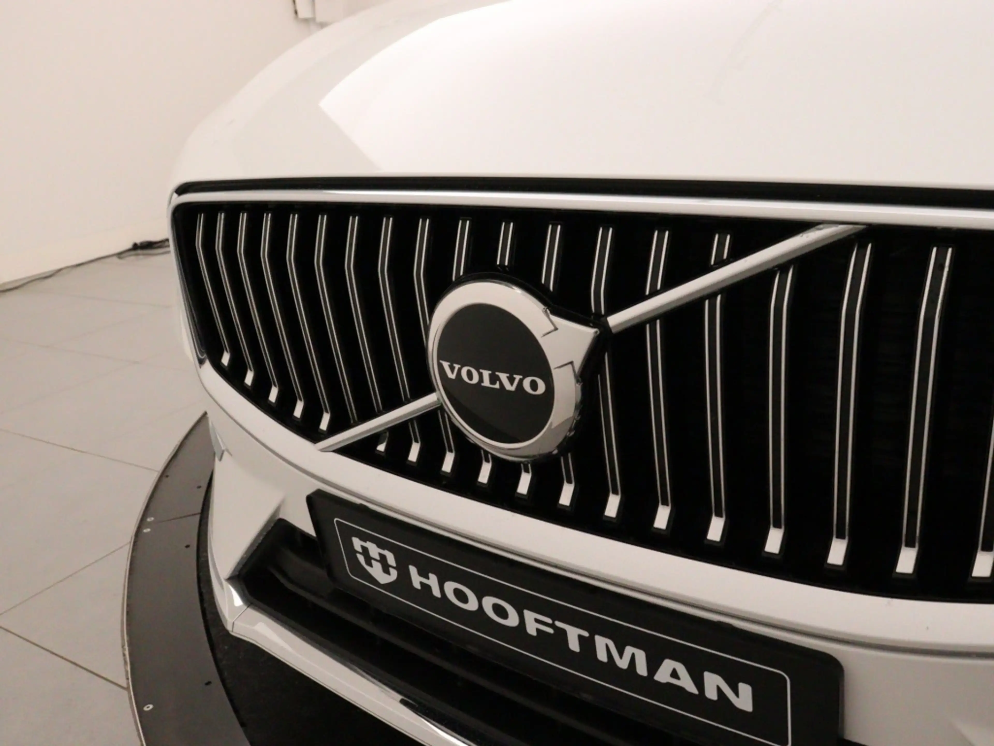 Volvo XC60 T6 PLUG-IN HYBRID LONG RANGE KEYLESS SCHUIFDAK ACC — photo 7