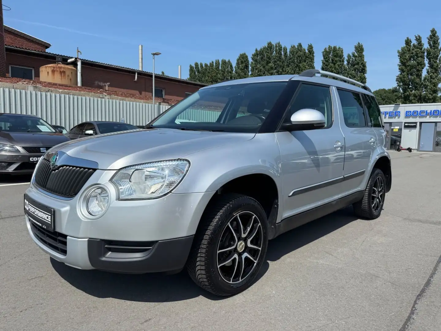 Skoda Yeti Ambition*KLIMA*TÜVNEU*DSG*PDC*TEMP*2HAND Stříbrná - 1