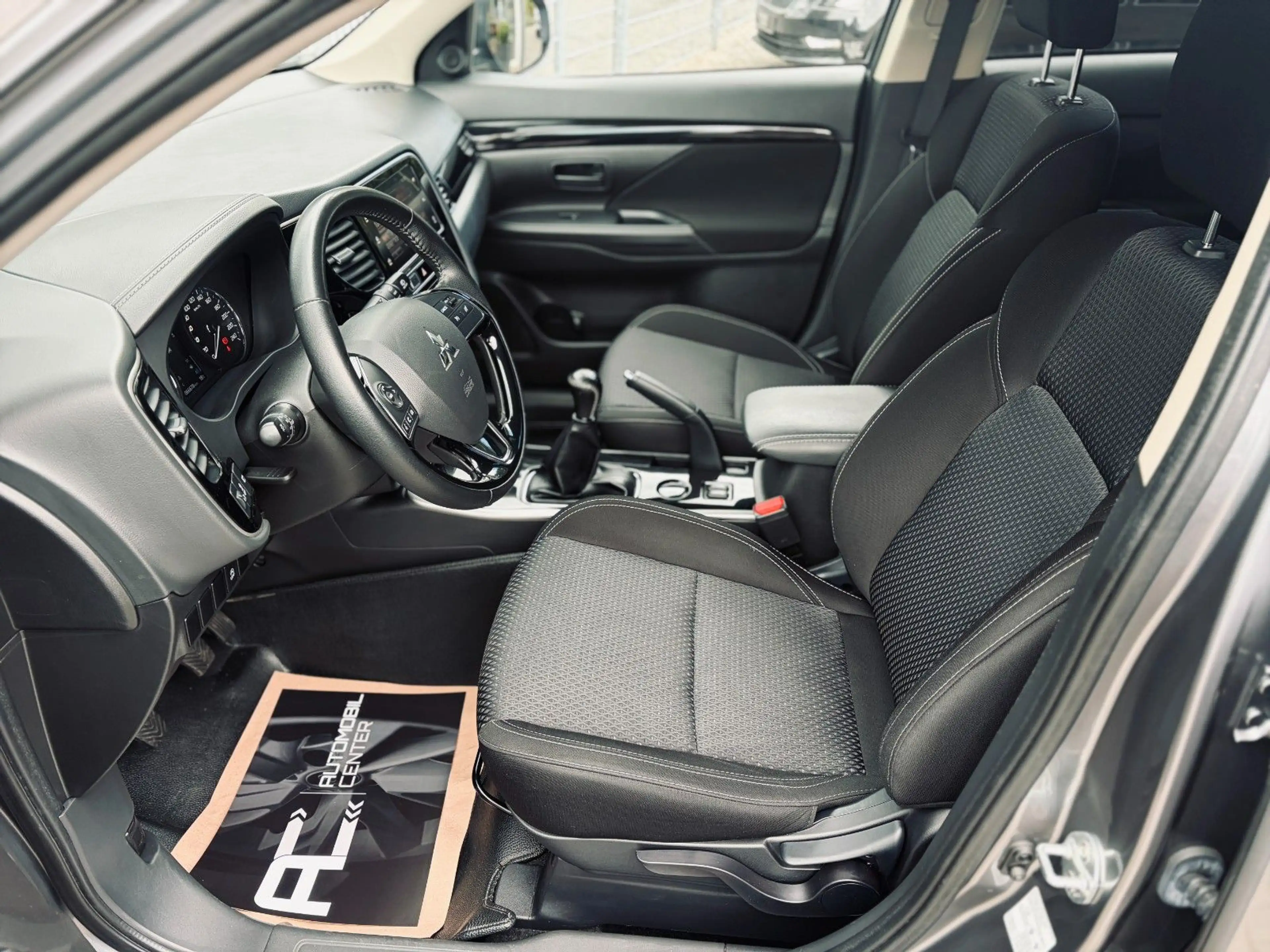Mitsubishi Outlander Edition 2WD+SHZ+Carplay+Kamera+MFL+Alu — photo 9