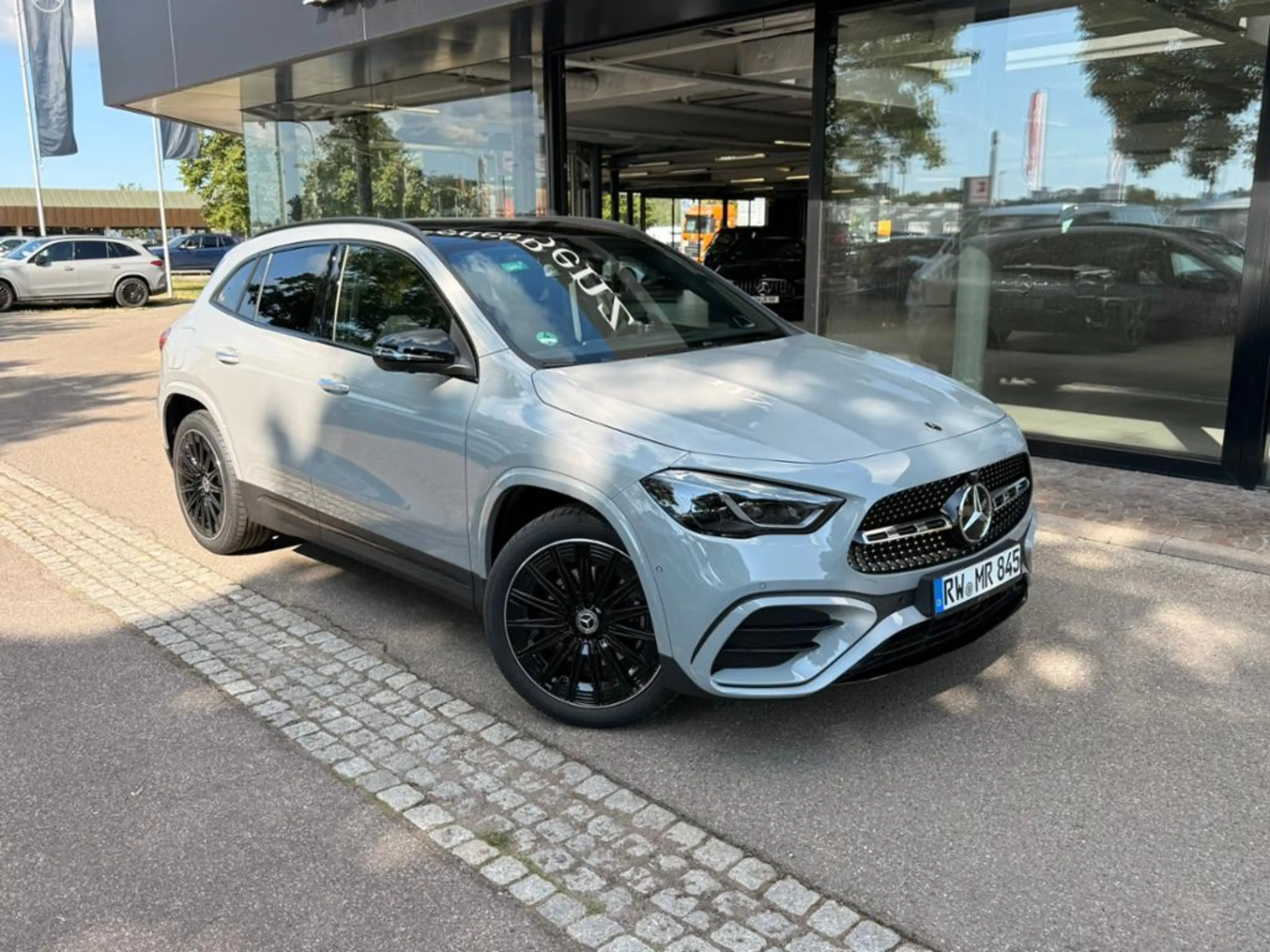 Mercedes-Benz GLA 250 e mit EQ Hybrid Technologie 360 ACC AHK — photo 2