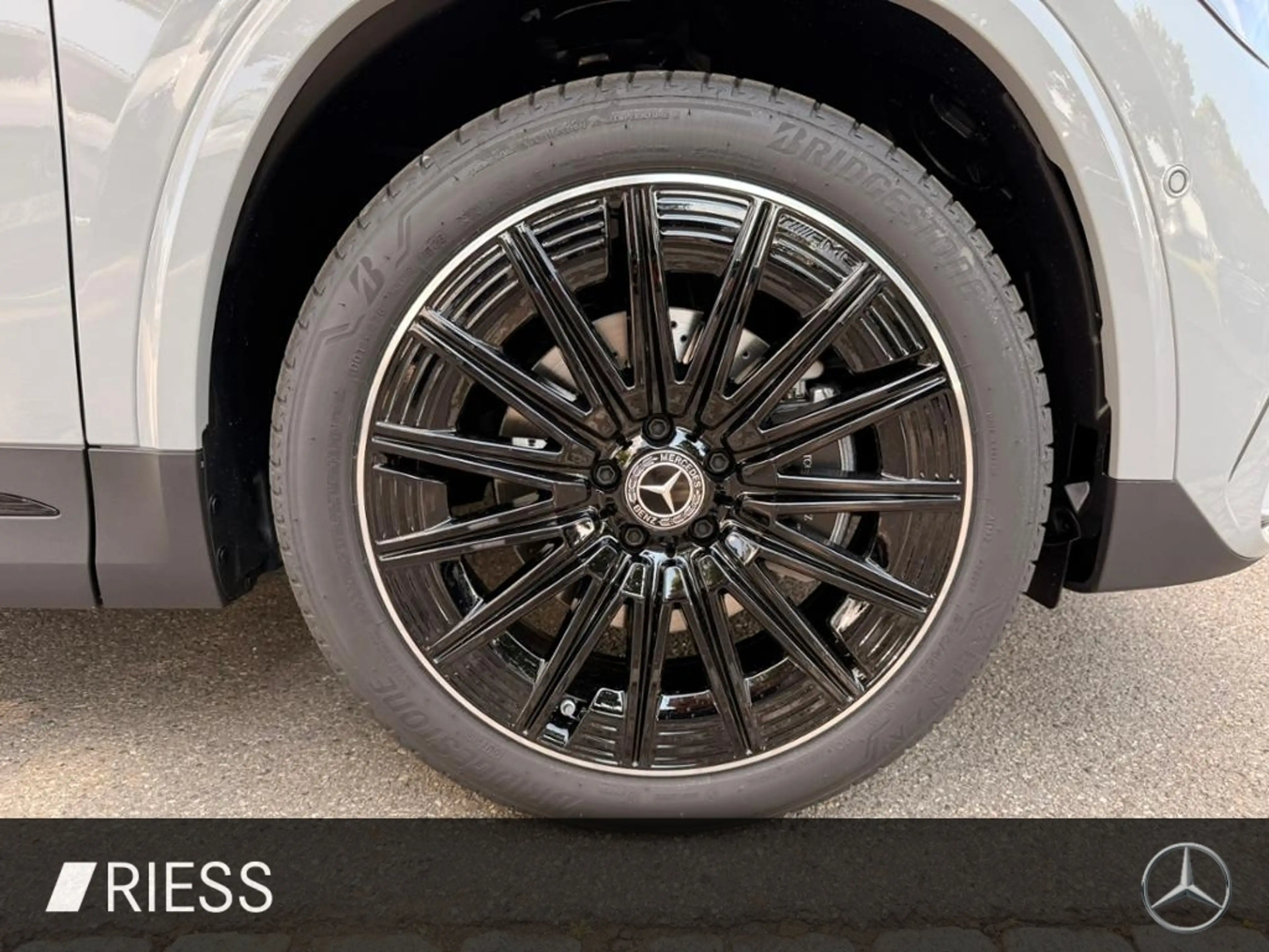 Mercedes-Benz GLA 250 e mit EQ Hybrid Technologie 360 ACC AHK — photo 9