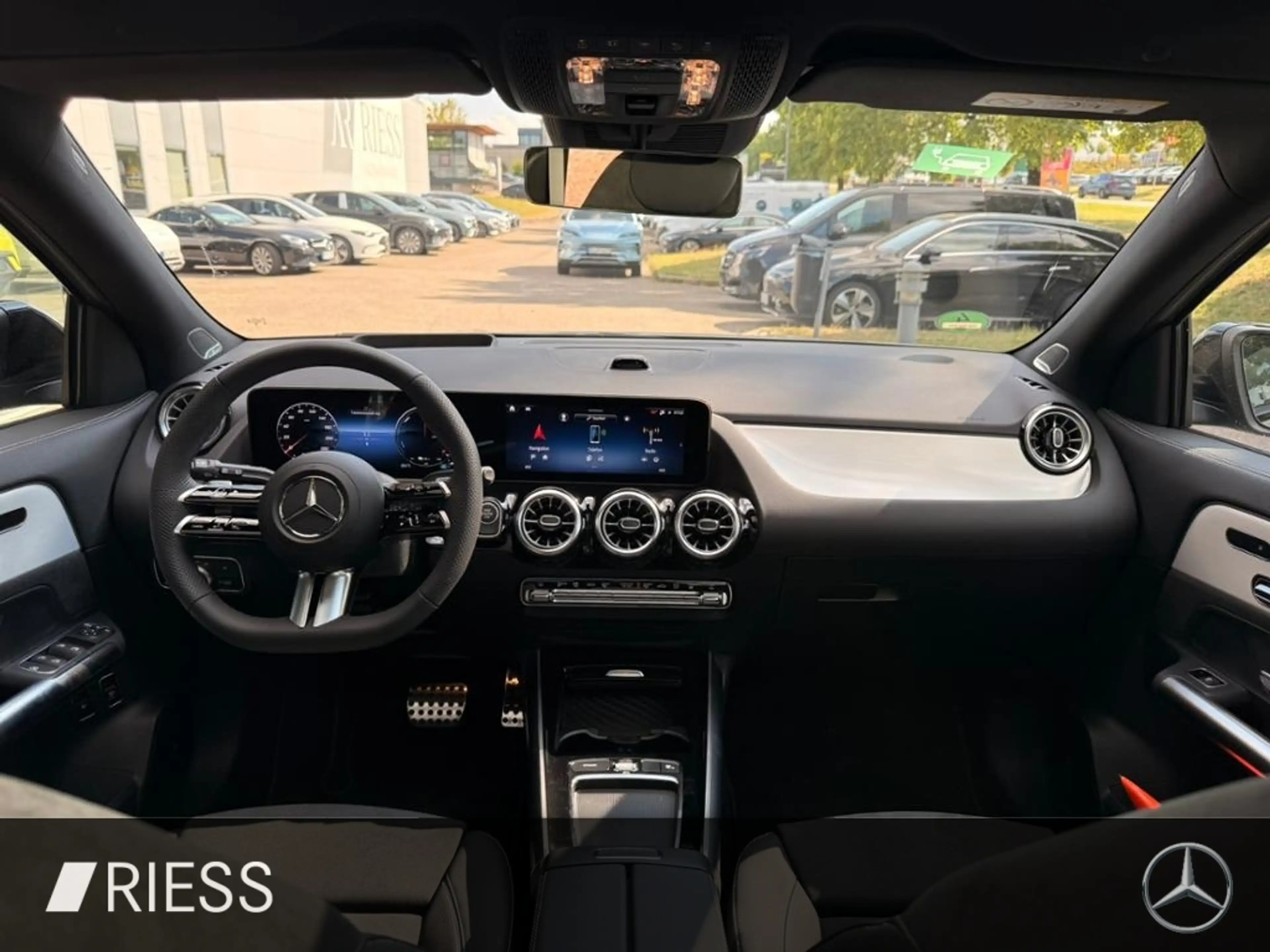 Mercedes-Benz GLA 250 e mit EQ Hybrid Technologie 360 ACC AHK — photo 12