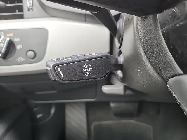 Audi A4 view 14