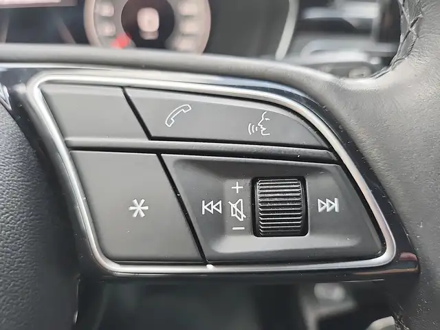 Audi A4 view 16