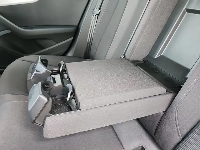 Audi A4 view 30