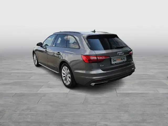 Audi A4 view 4