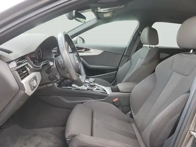 Audi A4 view 8