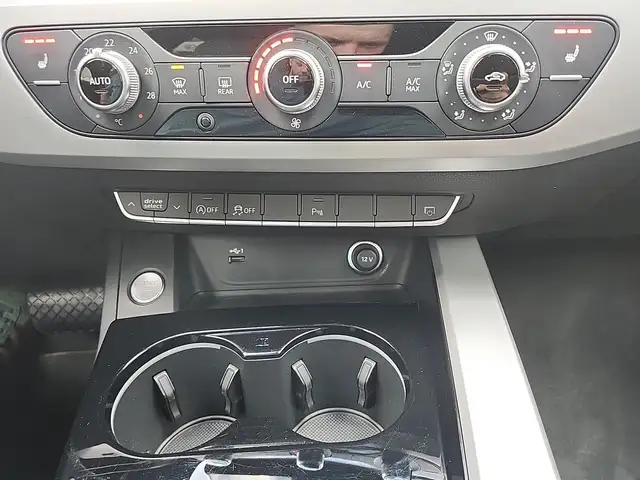 Audi A4 view 20