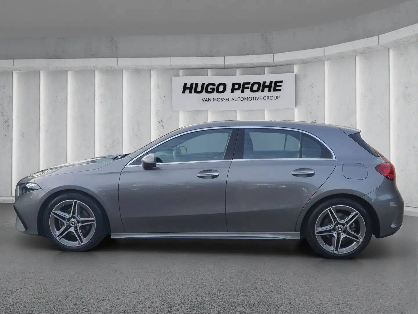 Mercedes-Benz A 200 AMG Line Aut. | LED | ACC | RFK | SHZ | PDC | LMF Grau - 2