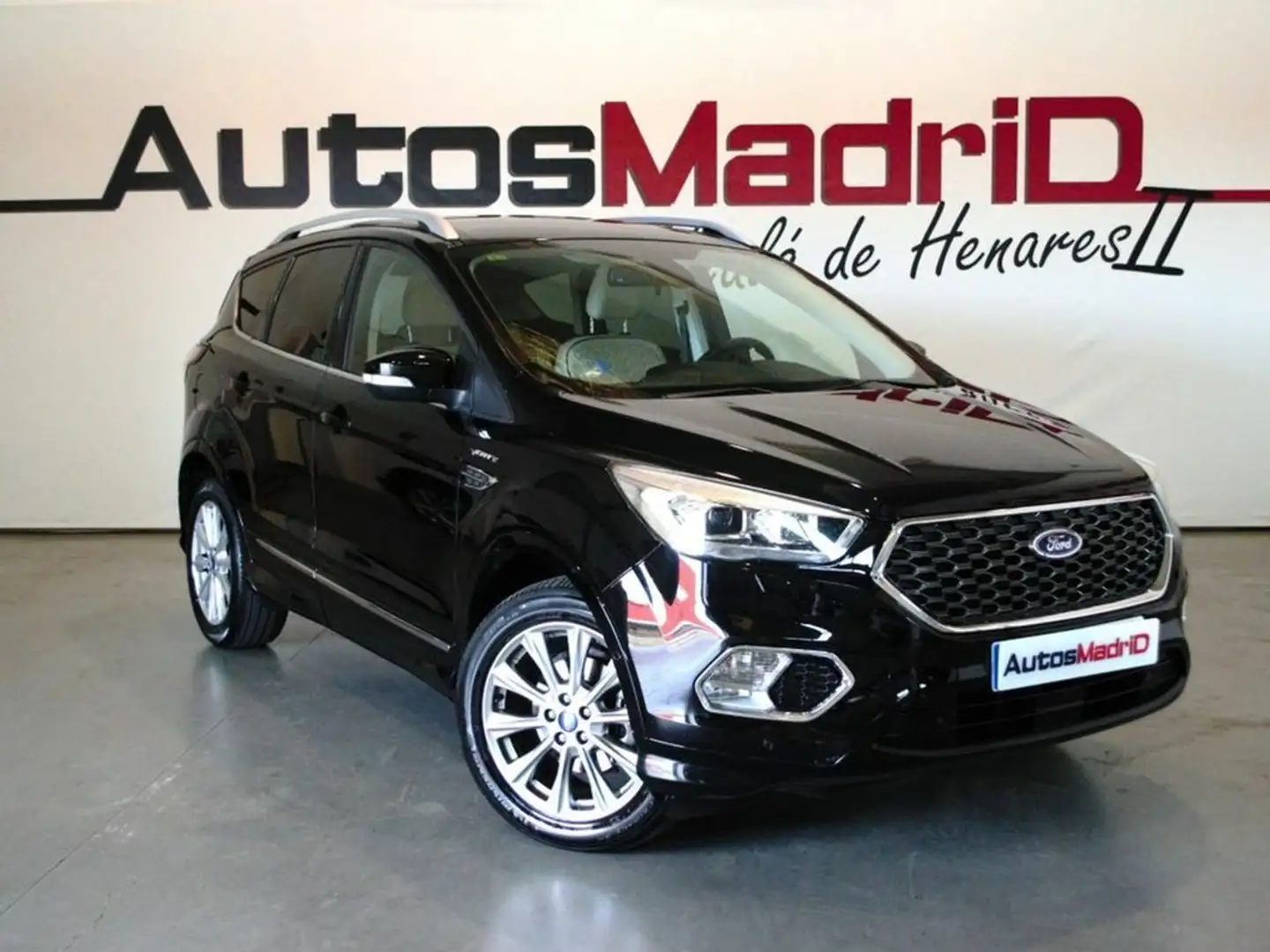 Ford Kuga 1.5 EcoBoost 110kW A-S-S 4x2 Vignale Noir - 1