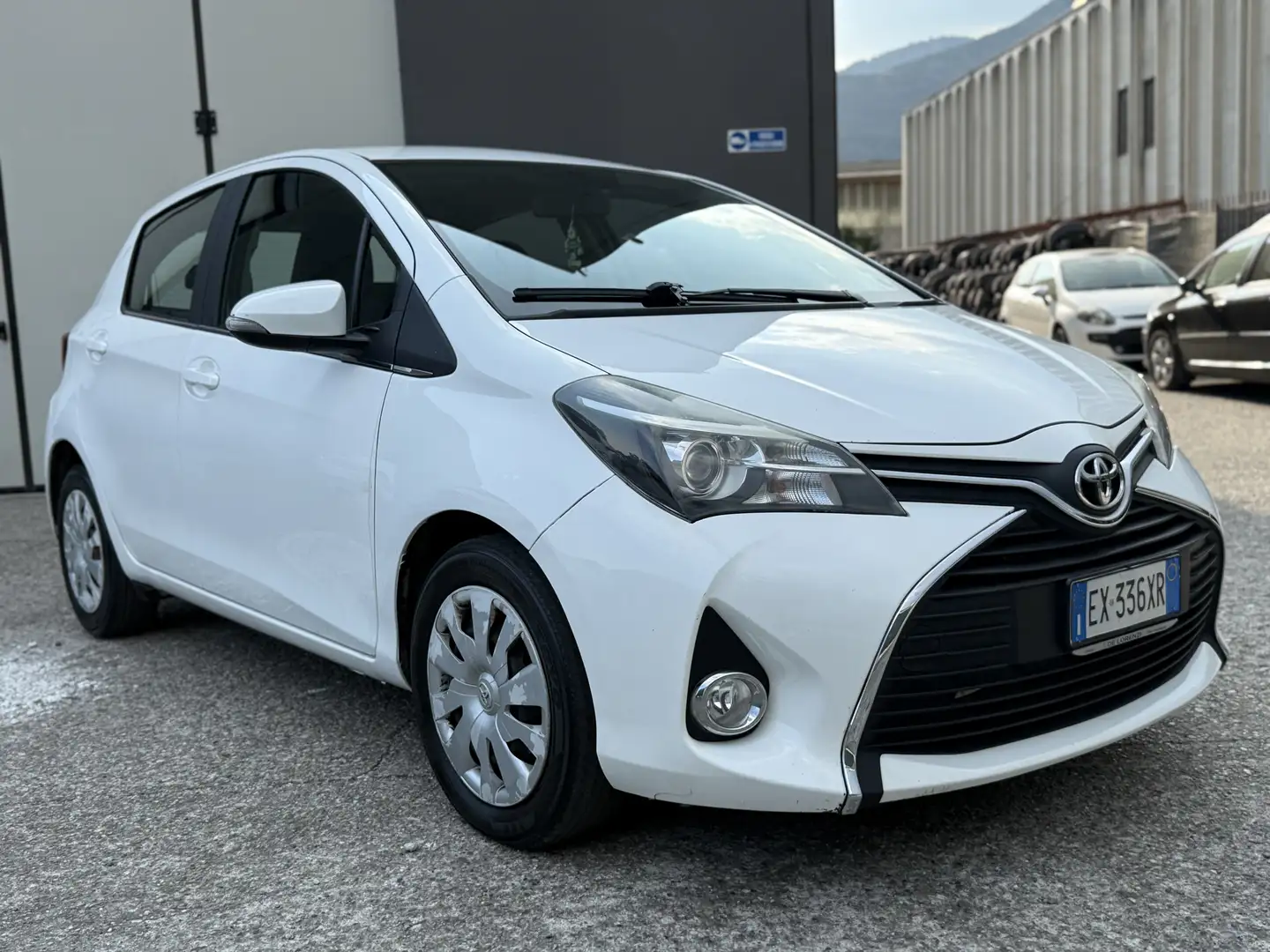Toyota Yaris 5p 1.4 d-4d Lounge - 1