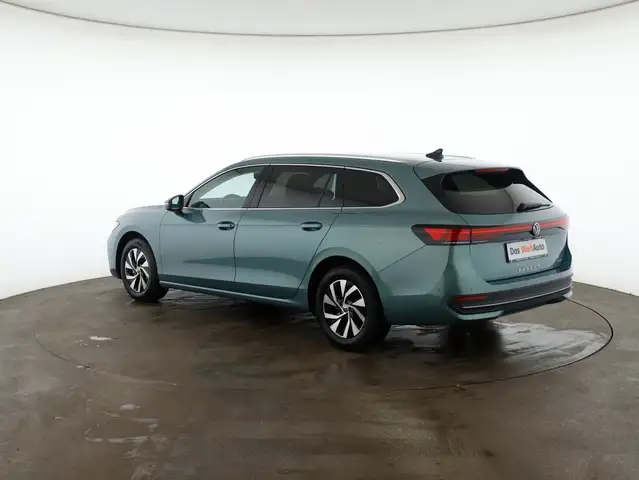 Volkswagen Passat view 8