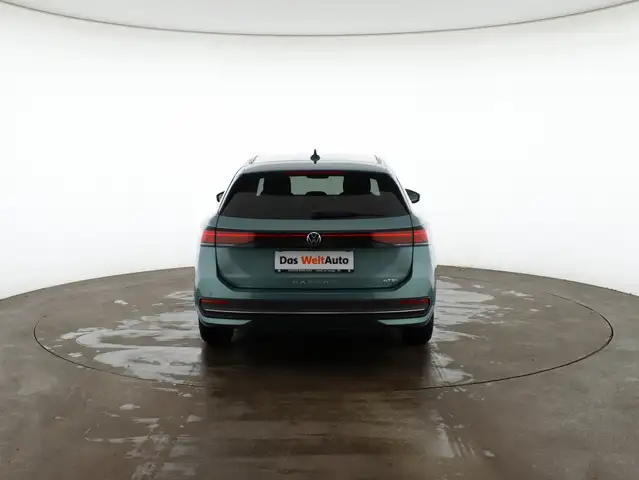 Volkswagen Passat view 7
