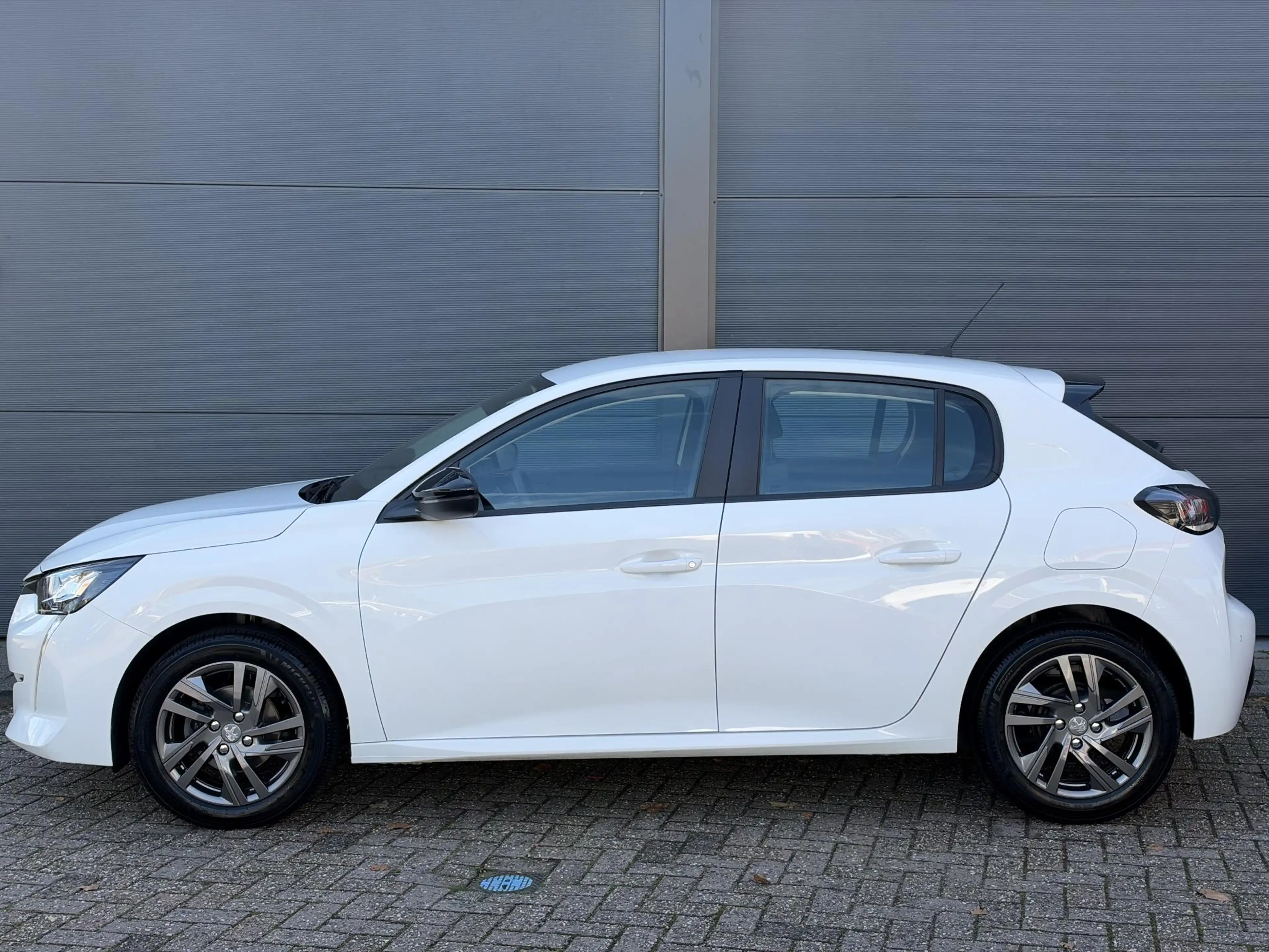 Peugeot 208 1.2 Active Pack / 100% onderhoud / Geen Import — photo 4