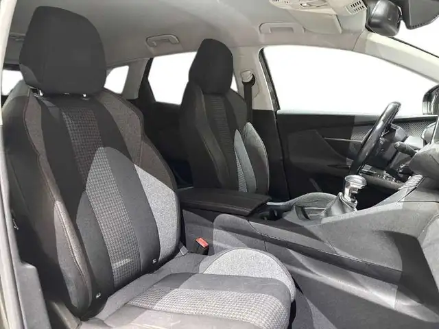Peugeot 3008 view 16