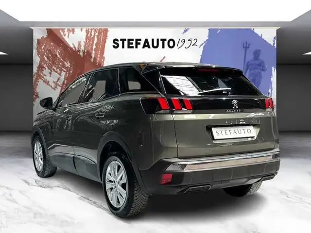 Peugeot 3008 view 5
