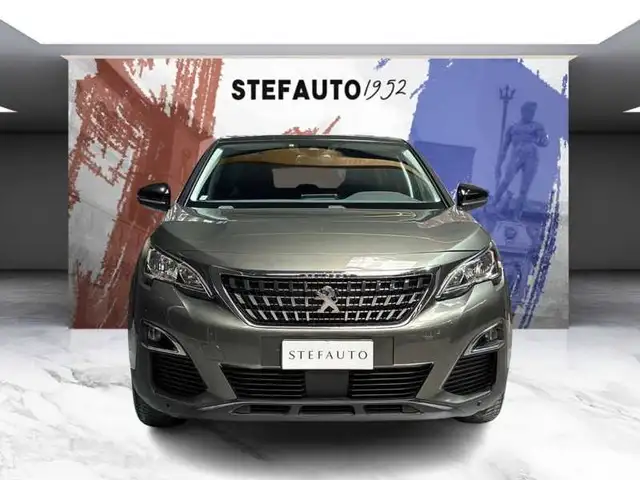 Peugeot 3008 view 2