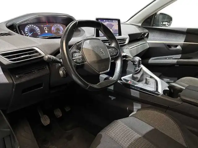 Peugeot 3008 view 11
