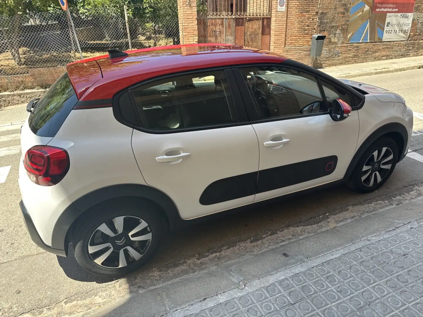 Citroen C3 1.2 PureTech S&S Shine 83 Weiß - 2