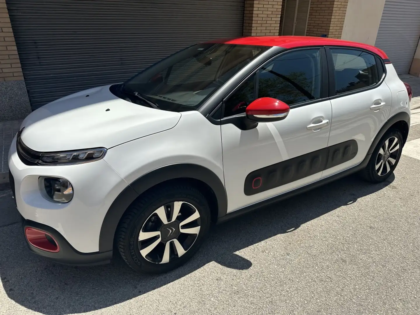 Citroen C3 1.2 PureTech S&S Shine 83 Weiß - 1