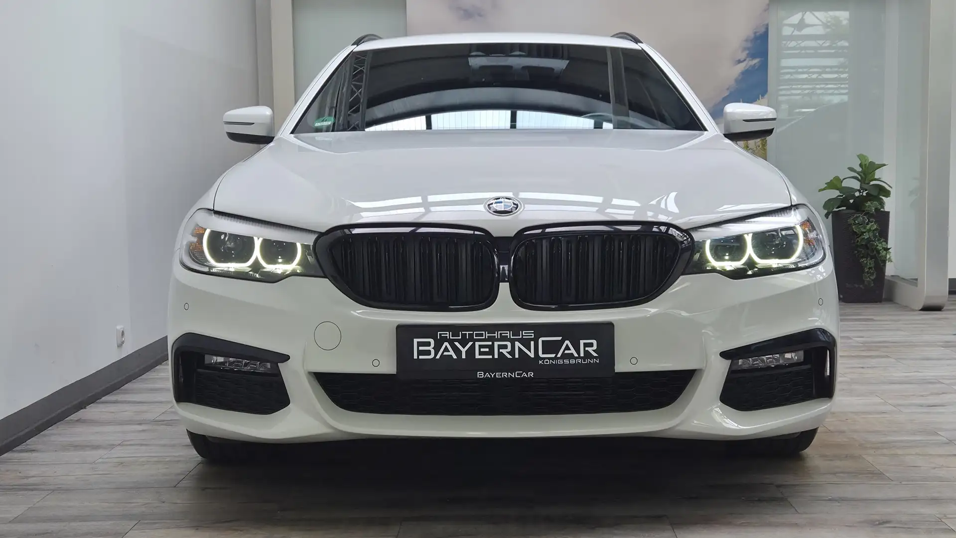 BMW 520 M Sport Touring AHK Kamera HeadUp H&K Blanc - 2