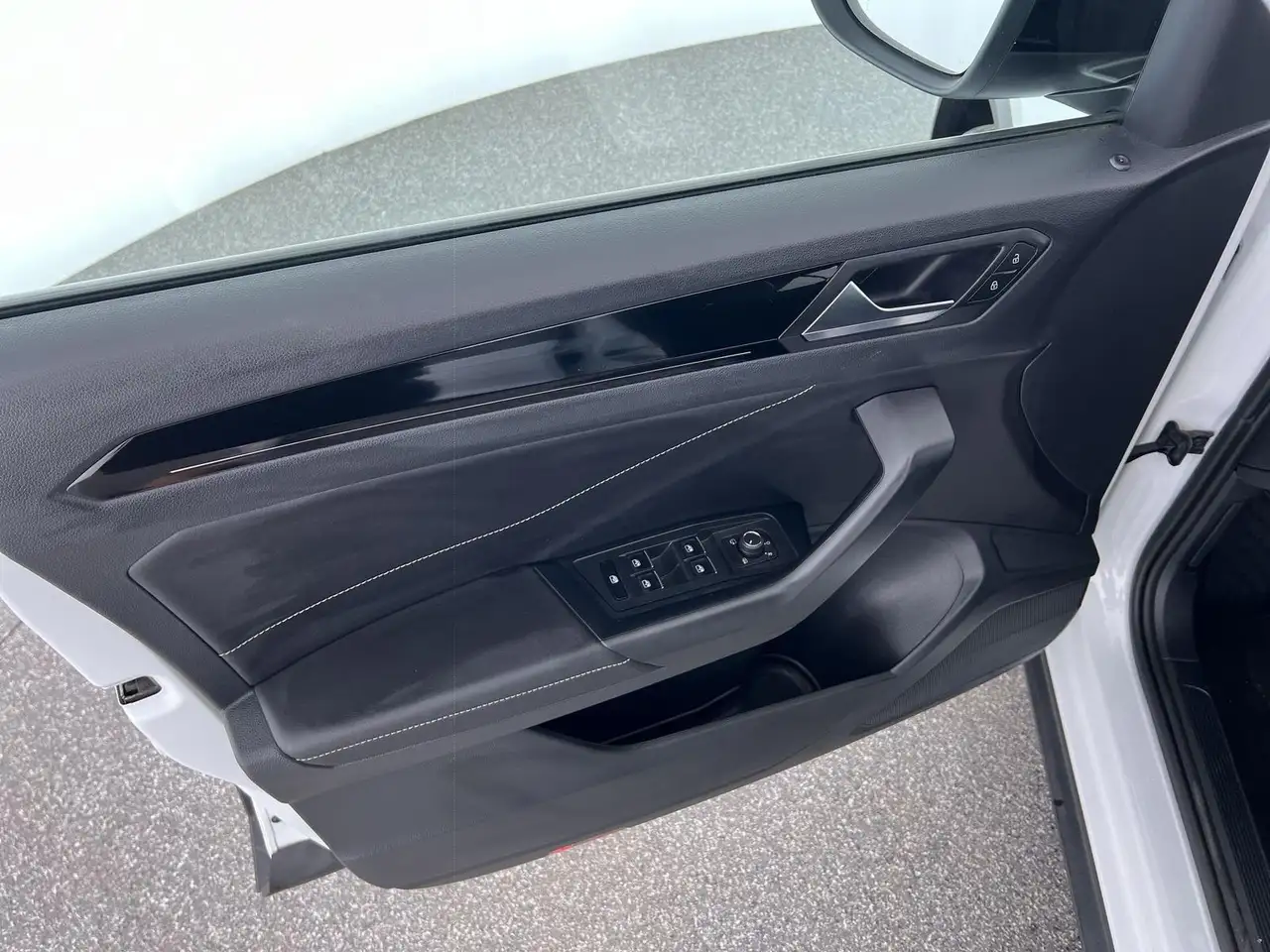 Volkswagen T-Roc Style 1.5*NAVI*SHZ*RFK*uvm 11