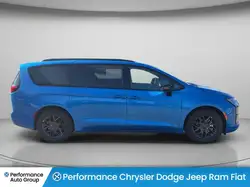 Chrysler Pacifica 2027