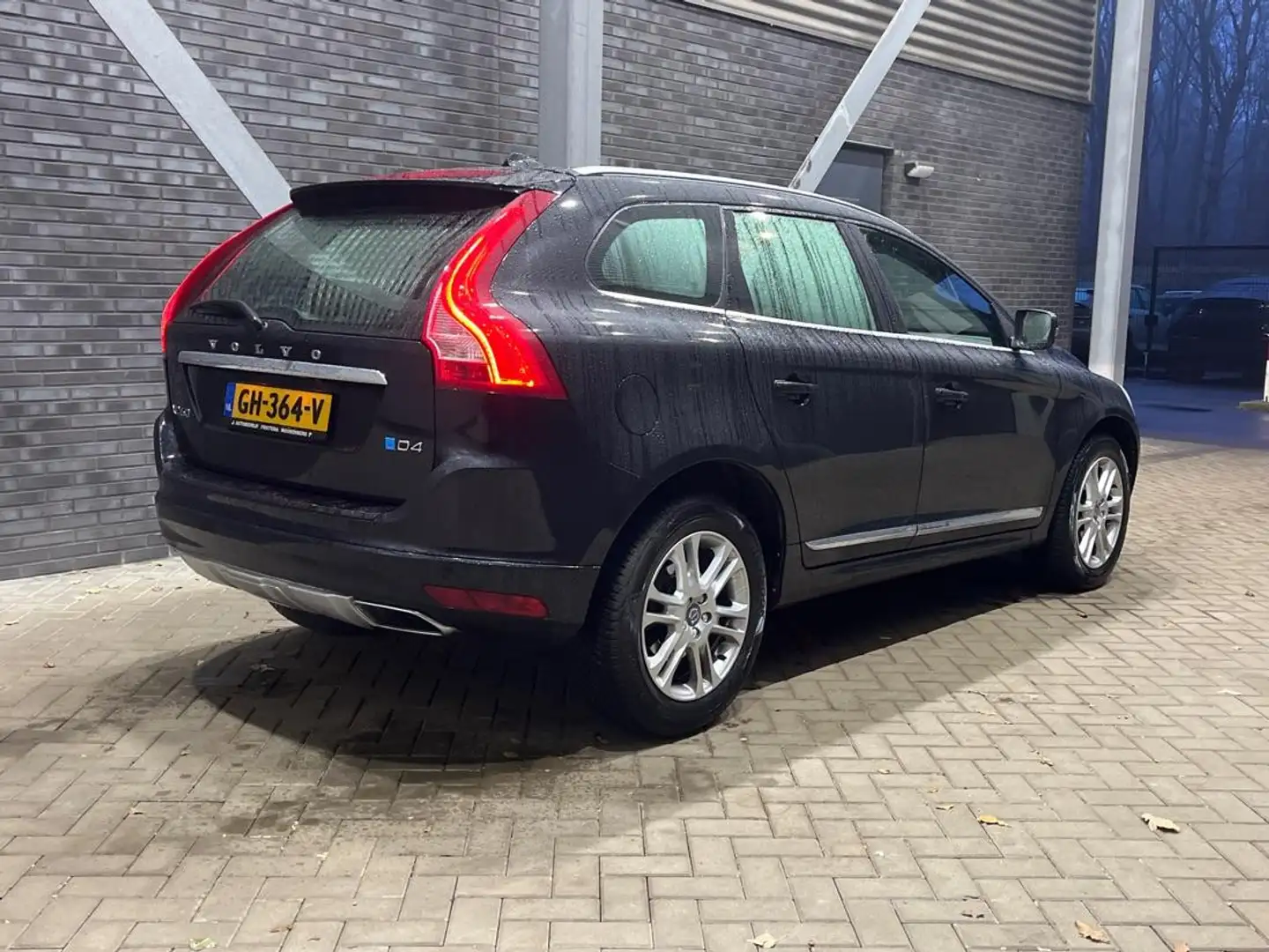 Volvo XC60 2.0 D4 FWD Ocean Race | Automaat | Panoramadak | T Noir - 2