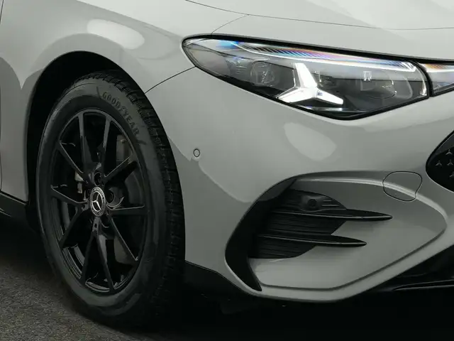 Mercedes-Benz CLA view 9