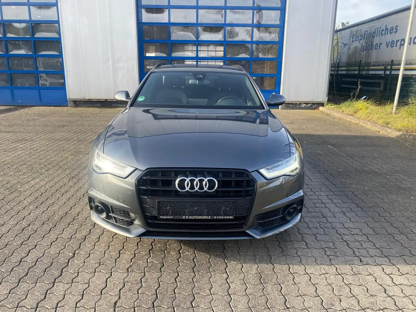 Audi A6 Avant 2.0 TDI - S LINE - Grau - 2