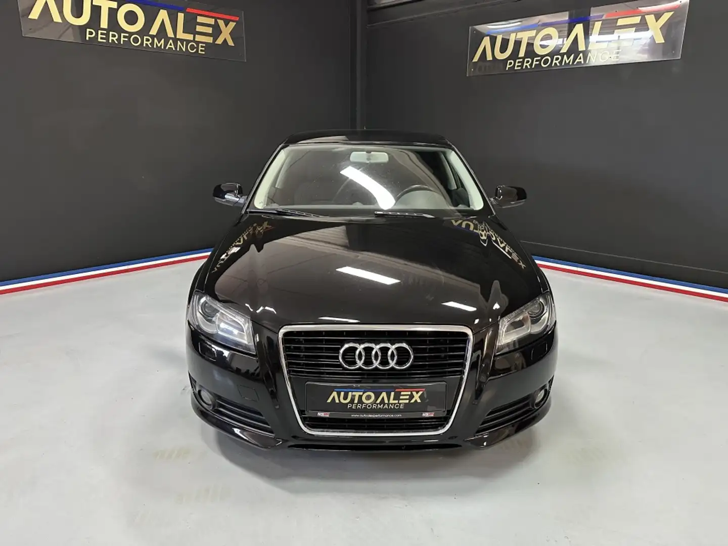 Audi A3 Sportback 2.0TDI Ambition Schwarz - 2
