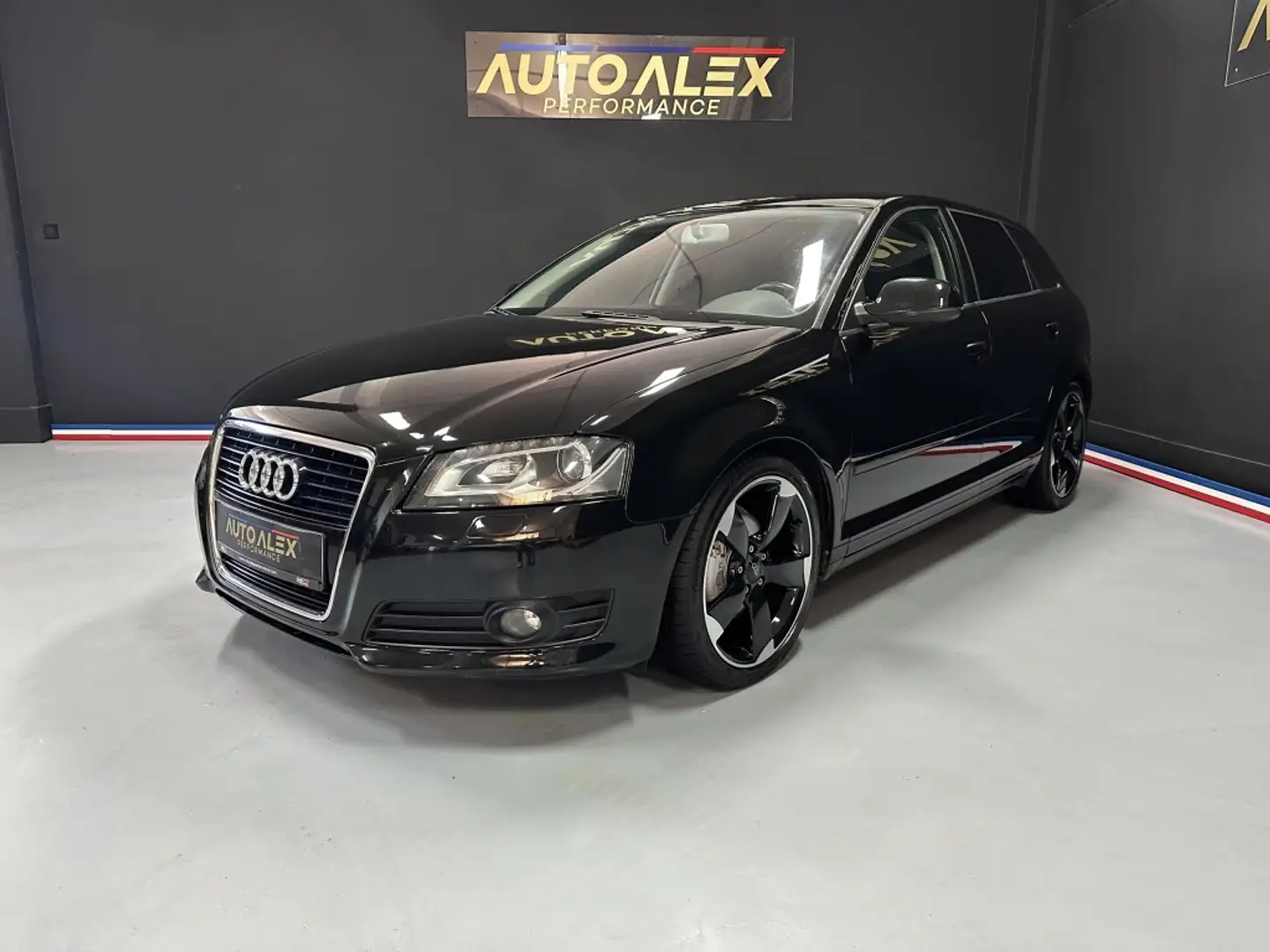Audi A3 Sportback 2.0TDI Ambition Schwarz - 1