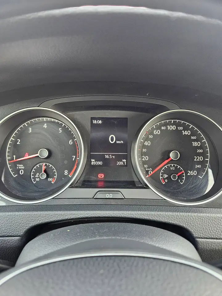 Volkswagen Golf снимка Volkswagen Golf