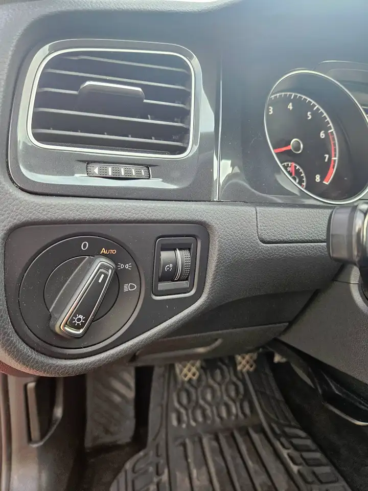 Volkswagen Golf снимка Volkswagen Golf
