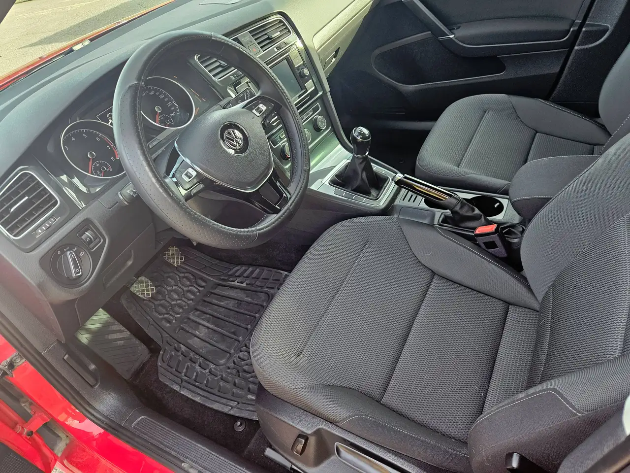 Volkswagen Golf снимка Volkswagen Golf