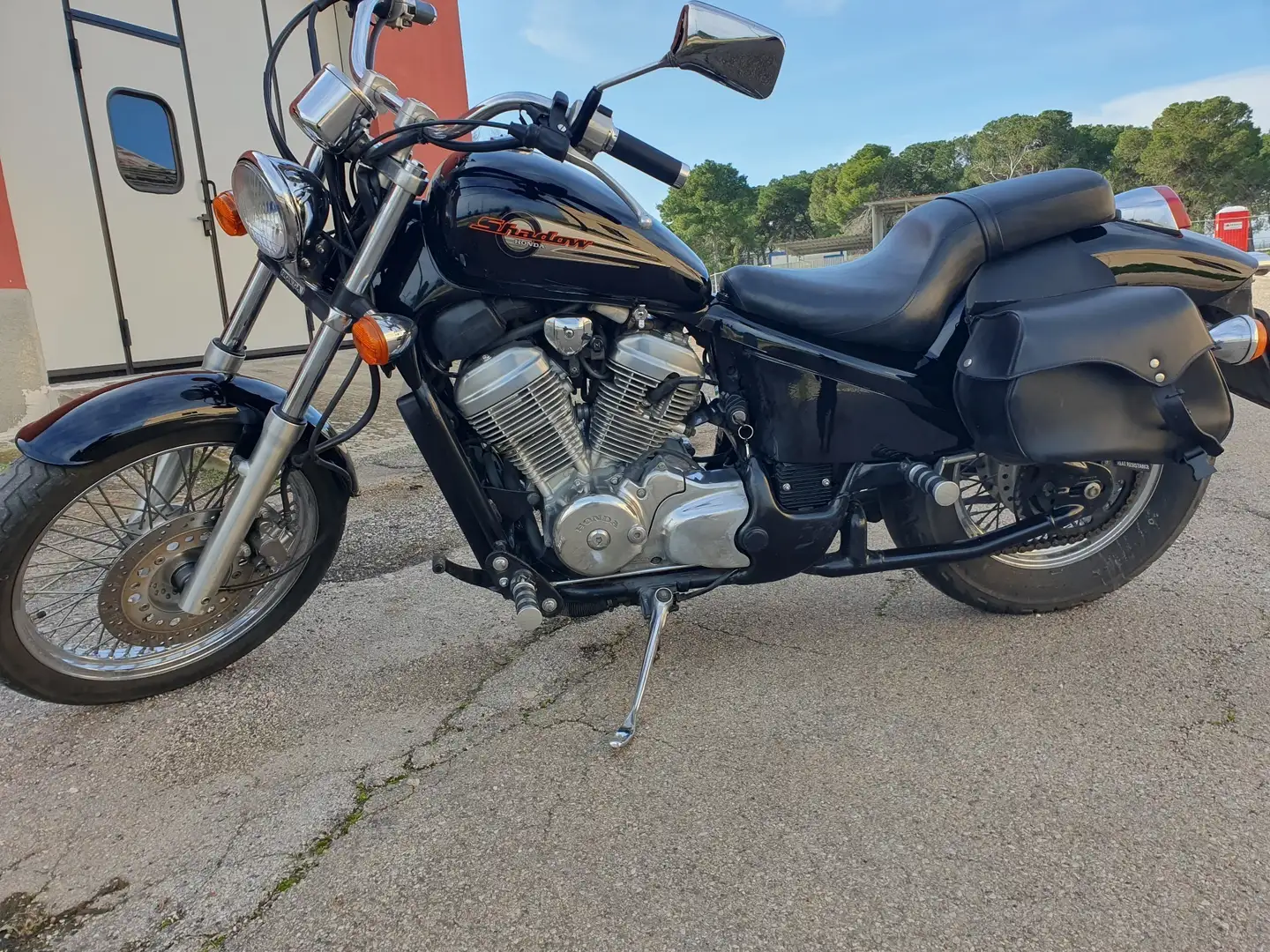 Honda Shadow 600 Schwarz - 1
