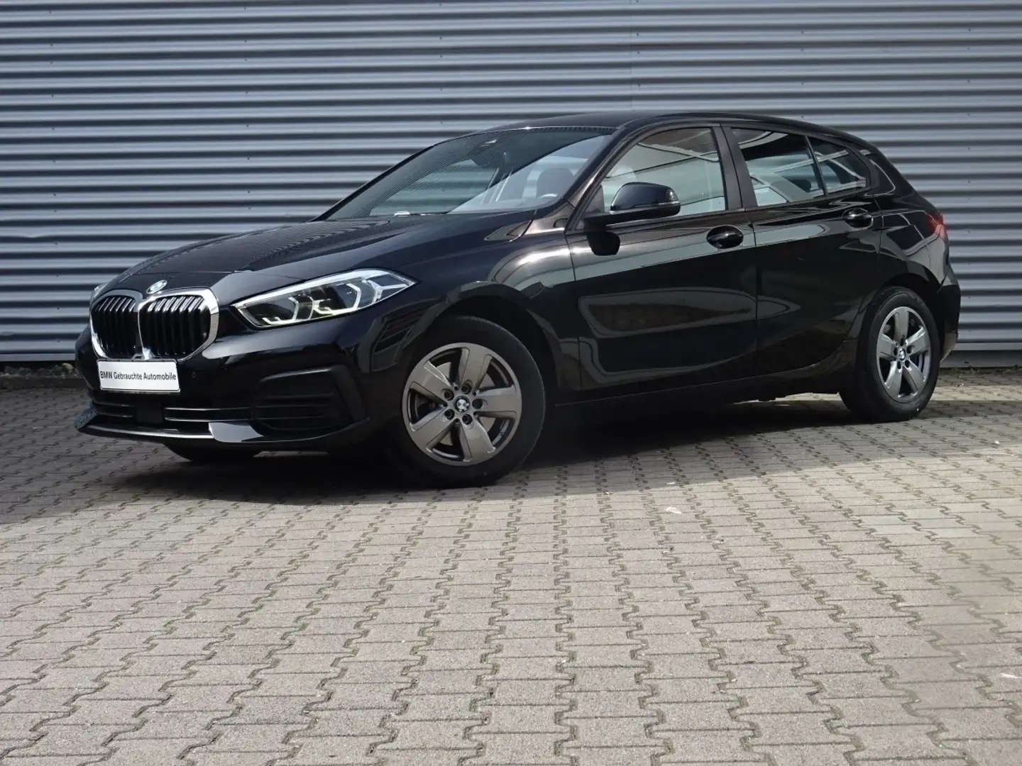 BMW 118 i Lim. Advantage LED LivePro CarPlay SH Schwarz - 1