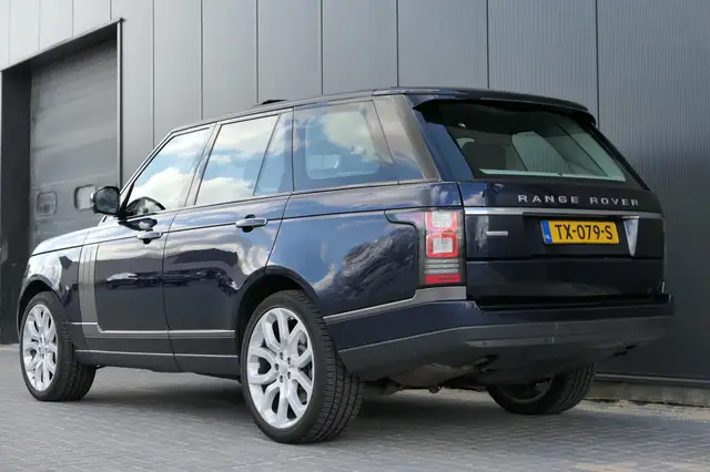 Land Rover Range Rover view 3