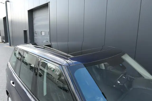 Land Rover Range Rover view 8