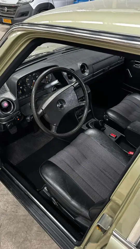 Mercedes-Benz 200, foto 5