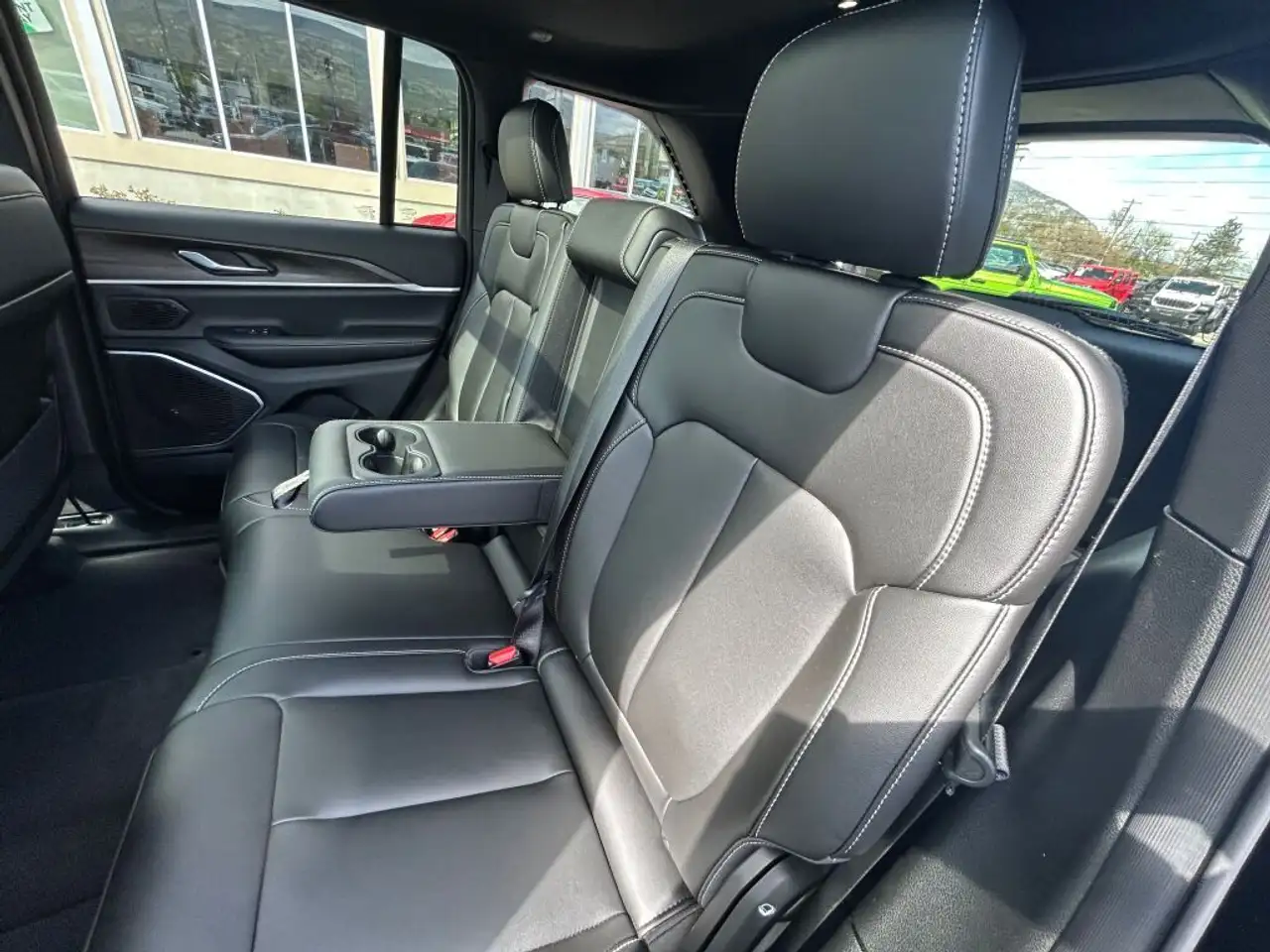 Jeep Grand Cherokee снимка Jeep Grand Cherokee