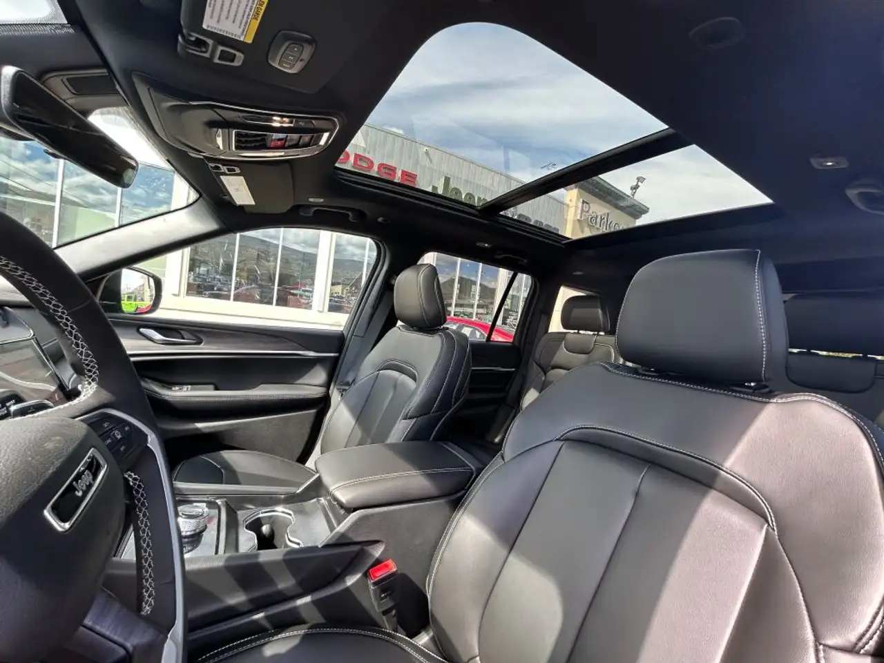 Jeep Grand Cherokee снимка Jeep Grand Cherokee