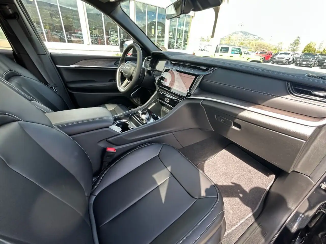 Jeep Grand Cherokee снимка Jeep Grand Cherokee