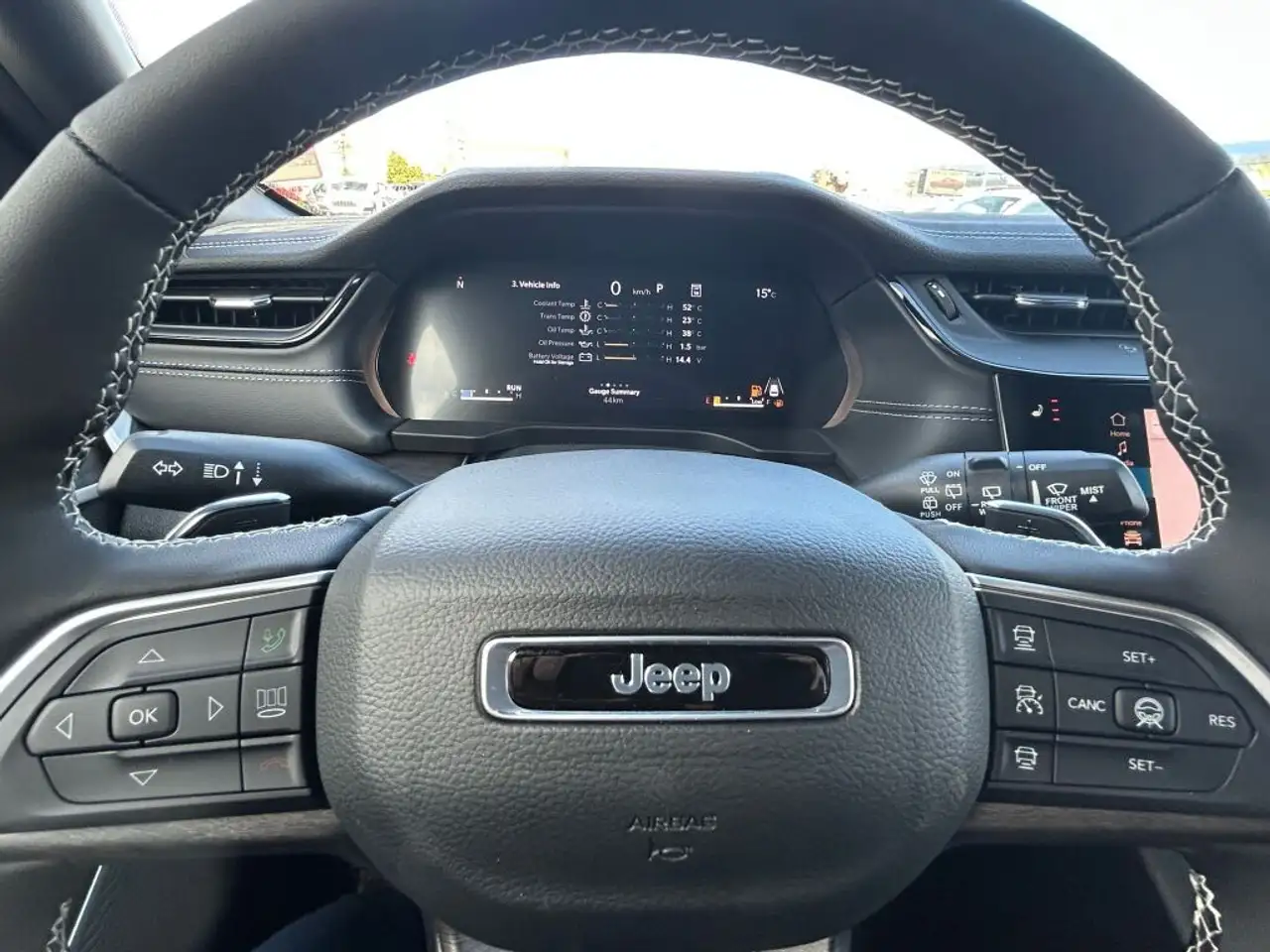 Jeep Grand Cherokee снимка Jeep Grand Cherokee