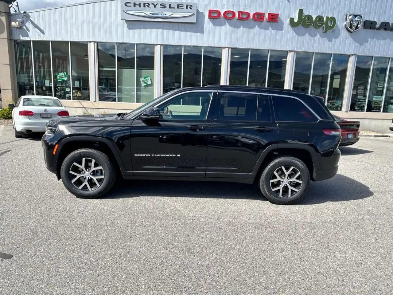 Jeep Grand Cherokee снимка Jeep Grand Cherokee